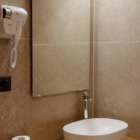 Belladonna Hotel 3*
